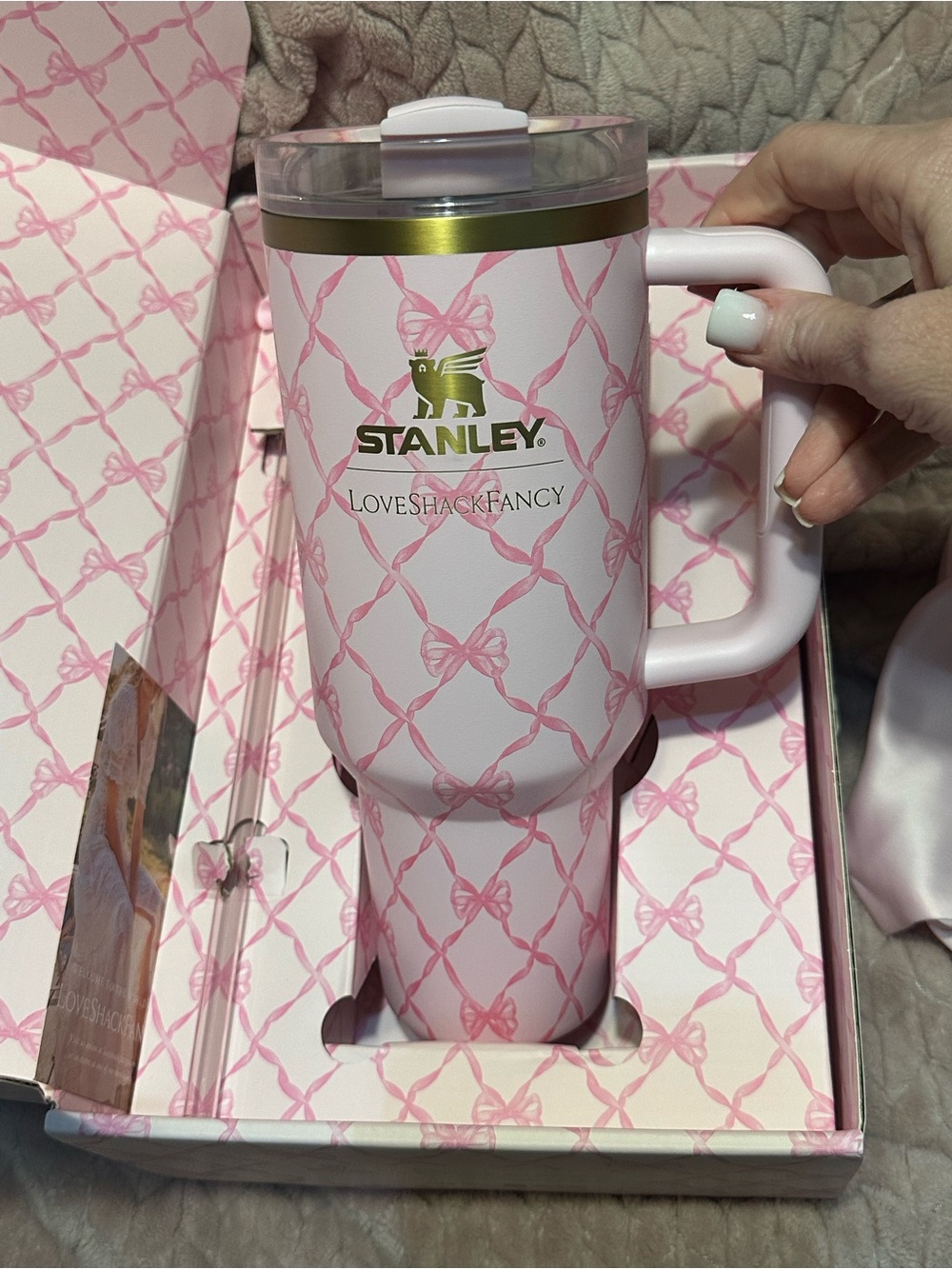 Stanley LoveShackFancy 40 oz tumbler Pink and Gold Bow-Pattern.